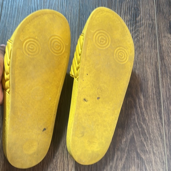 AUTHENTIC Mens Gucci slides size 11 - Picture 2 of 3